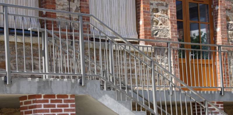 Réalisation de structures métalliques sur mesure pour l'école municipale de Grandris