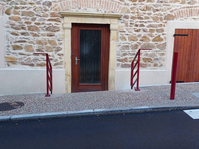 Sécurisation d'un escalier suite à des travaux d'embellissement sur la commune de Chambost Allières