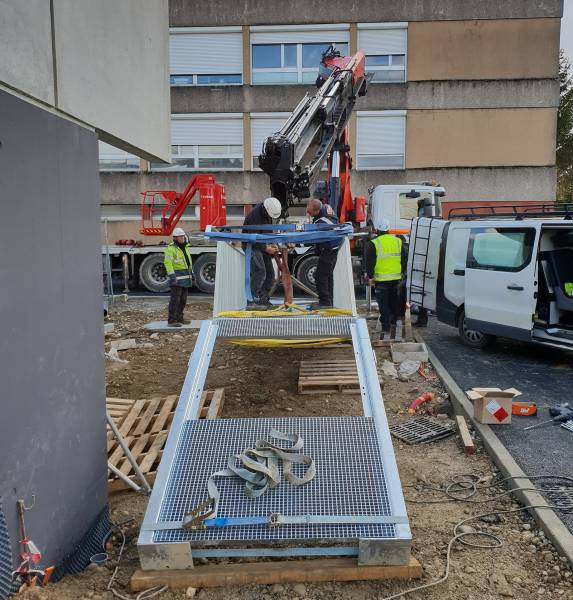 Fabrication et pose d'un escalier métallique sur mesure à Romans sur Isère