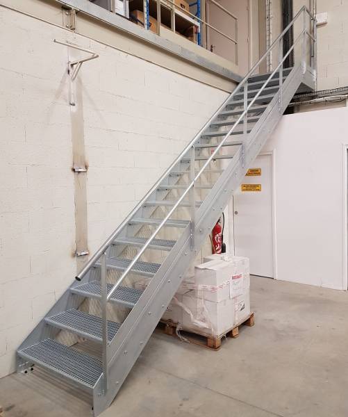 Fabrication d'escaliers industriels et sur mesure pour des bâtiments industriels à Lyon