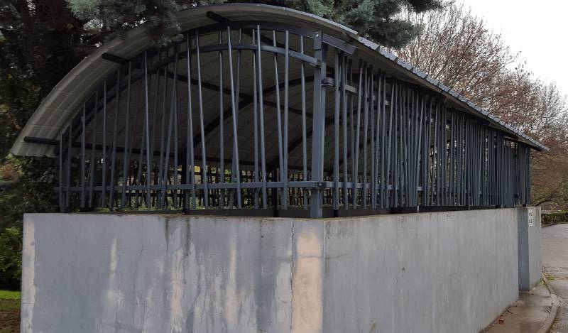 Fabrication de deux abris sur mesure à Couzon au mont d'or