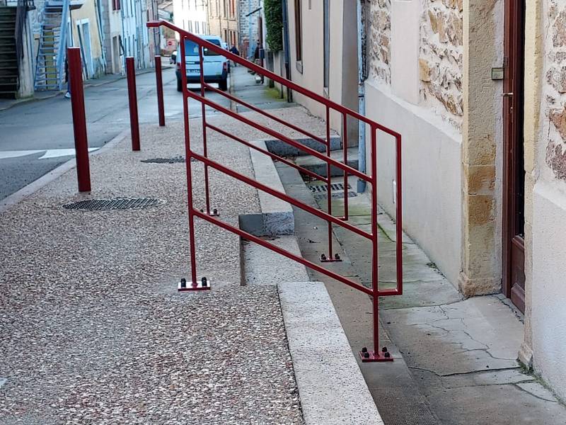 Sécurisation d'un escalier suite à des travaux d'embellissement sur la commune de Chambost Allières