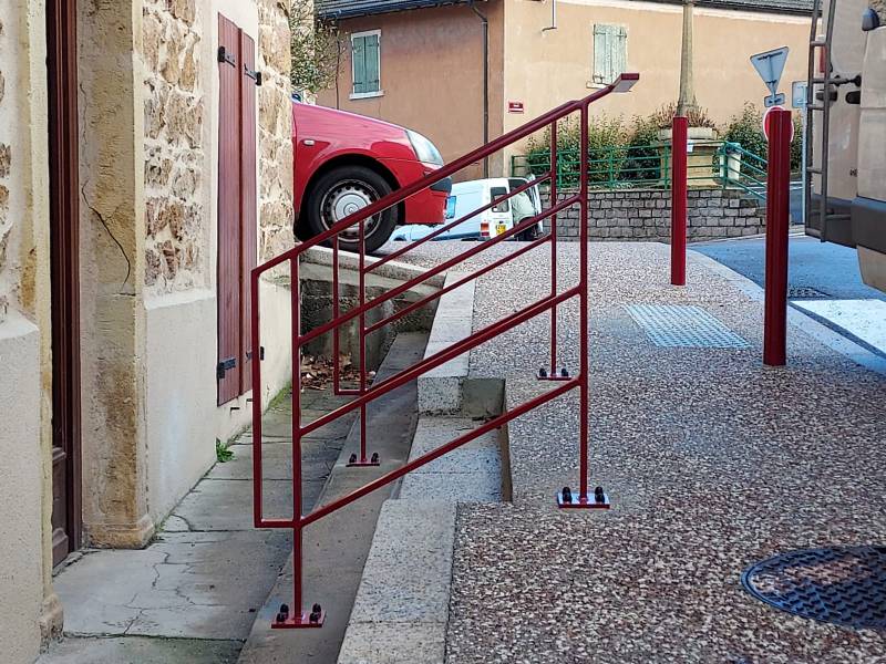 Sécurisation d'un escalier suite à des travaux d'embellissement sur la commune de Chambost Allières