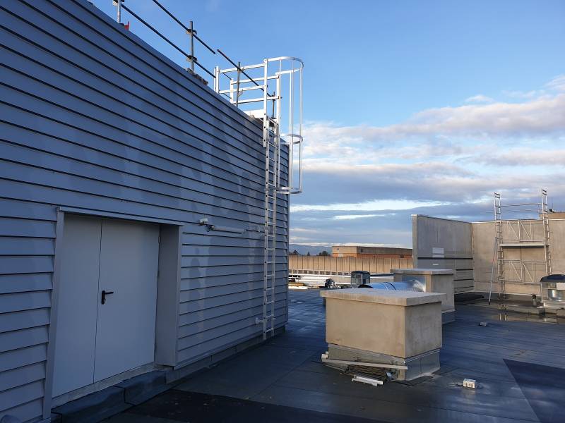 Fourniture et pose d'échelles à crinoline sur mesure à Lyon