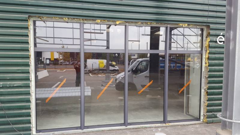 Conception et pose de murs rideaux sur mesure dans toute la région lyonnaise