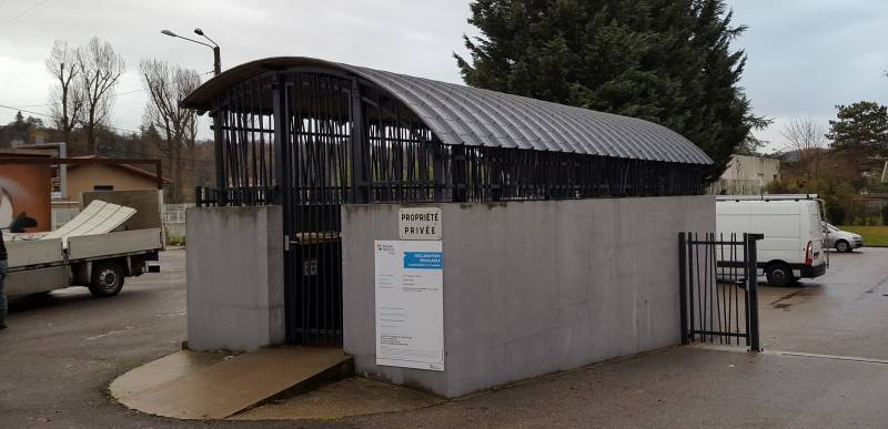 Fabrication de deux abris sur mesure à Couzon au mont d'or