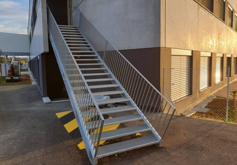 Fabrication et pose d'un escalier métallique sur mesure à Romans sur Isère