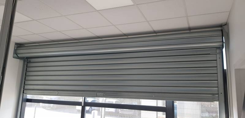 Fourniture et pose de rideaux métalliques sur mesure sur l'agglomération lyonnaise