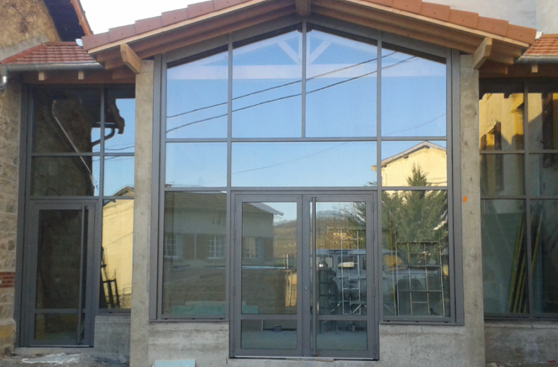 Conception et pose de murs rideaux sur mesure dans toute la région lyonnaise