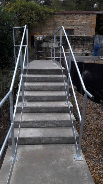 Fabrication et pose d'un garde-corps industriel sur mesure à Chessy les mines