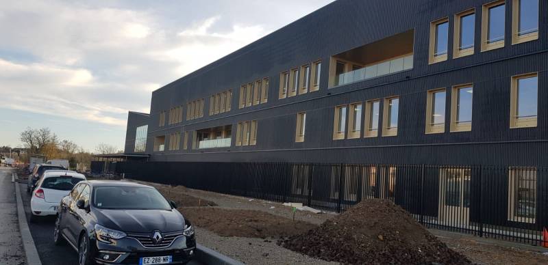 Conception et Installation d'un garde-corps en verre dans un immeuble sur la commune de Saint Priest