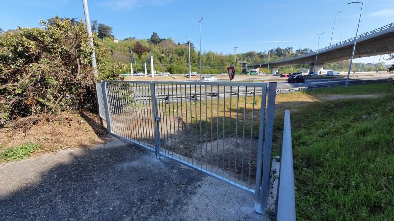 Fabrication d'un portail 2 vantaux à Lyon pour sécuriser un accès interdit au public