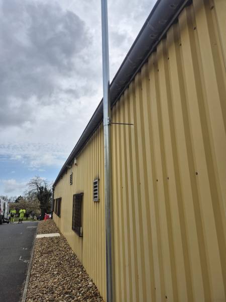 Platine console métallique sur mesure pour support réseau industriel