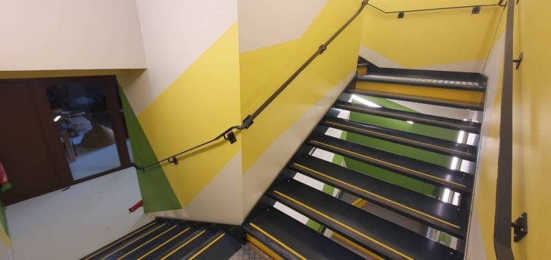 Aménagement sur mesure d'espaces de coworking avec deux escaliers à Lyon