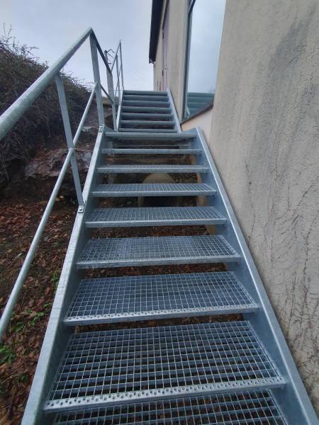 Réalisation de 2 escaliers sur mesure pour la mairie de Letra