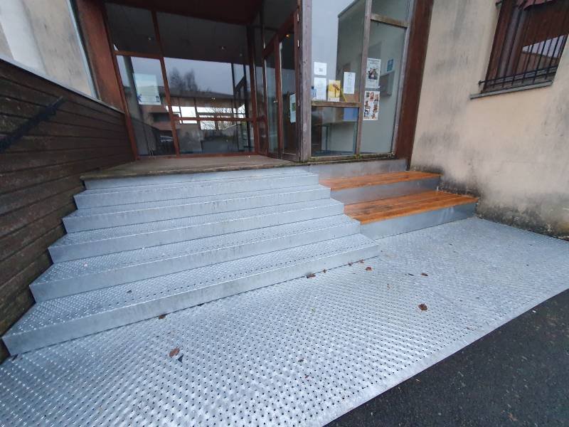 Réalisation de 2 escaliers sur mesure pour la mairie de Letra