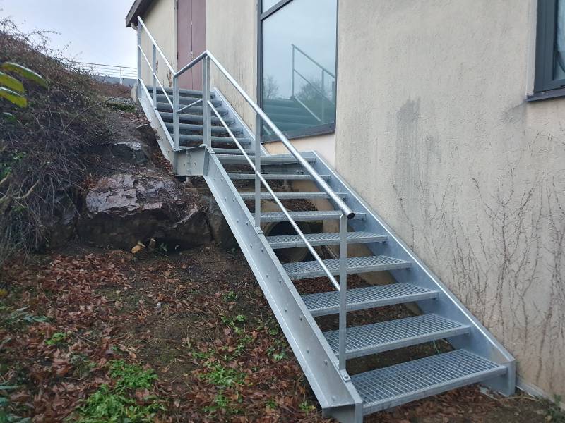 Réalisation de 2 escaliers sur mesure pour la mairie de Letra