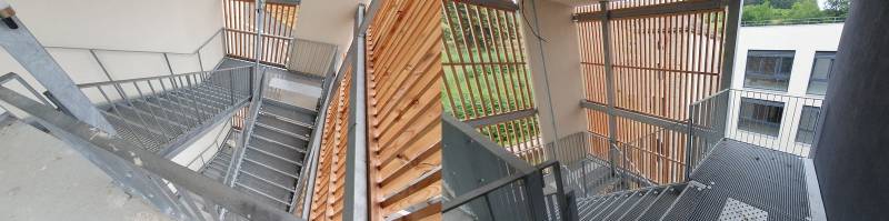 Fabrication de plusieurs escaliers métalliques extérieurs sur mesure pour une maison médicale spécialisée à Claveisolles