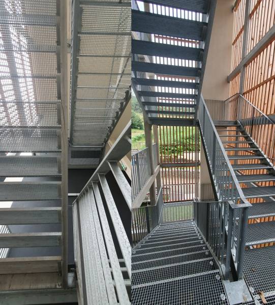 Fabrication de plusieurs escaliers métalliques extérieurs sur mesure pour une maison médicale spécialisée à Claveisolles